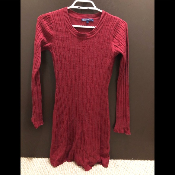Lovely maroon strechable tops - Picture 1 of 3